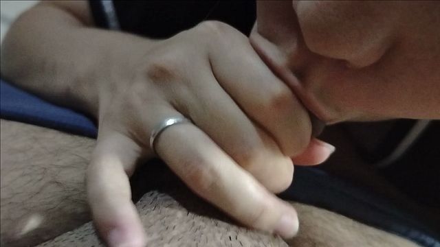 The married maid gave me an unforgettable blowjob.